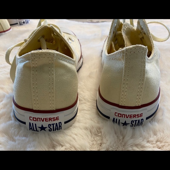 Converse 9 & 9.5 Men’s - Picture 4 of 6